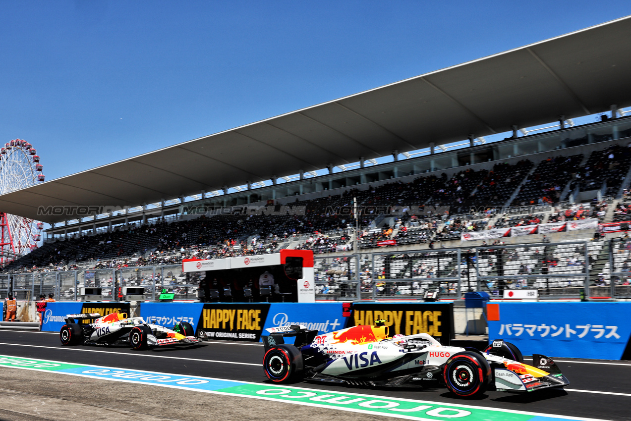GP GIAPPONE, Liam Lawson (NZL) Racing Bulls VCARB 02 e Yuki Tsunoda (JPN) Red Bull Racing RB21 leave the pits.

04.04.2025. Formula 1 World Championship, Rd 3, Japanese Grand Prix, Suzuka, Japan, Practice Day.

- www.xpbimages.com, EMail: requests@xpbimages.com © Copyright: Batchelor / XPB Images