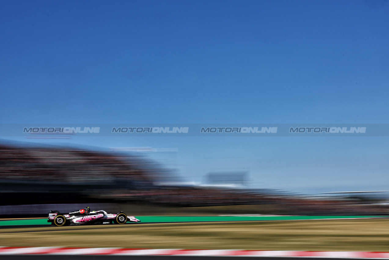 GP GIAPPONE, Oliver Bearman (GBR) Haas VF-25.

04.04.2025. Formula 1 World Championship, Rd 3, Japanese Grand Prix, Suzuka, Japan, Practice Day.

- www.xpbimages.com, EMail: requests@xpbimages.com © Copyright: Charniaux / XPB Images