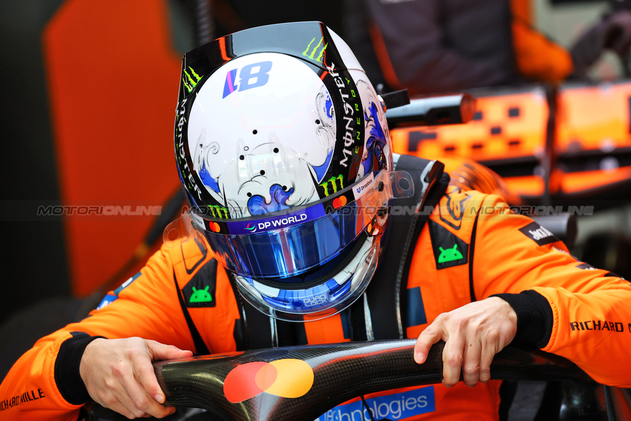 GP GIAPPONE, Oscar Piastri (AUS) McLaren MCL39.

04.04.2025. Formula 1 World Championship, Rd 3, Japanese Grand Prix, Suzuka, Japan, Practice Day.

- www.xpbimages.com, EMail: requests@xpbimages.com © Copyright: Batchelor / XPB Images