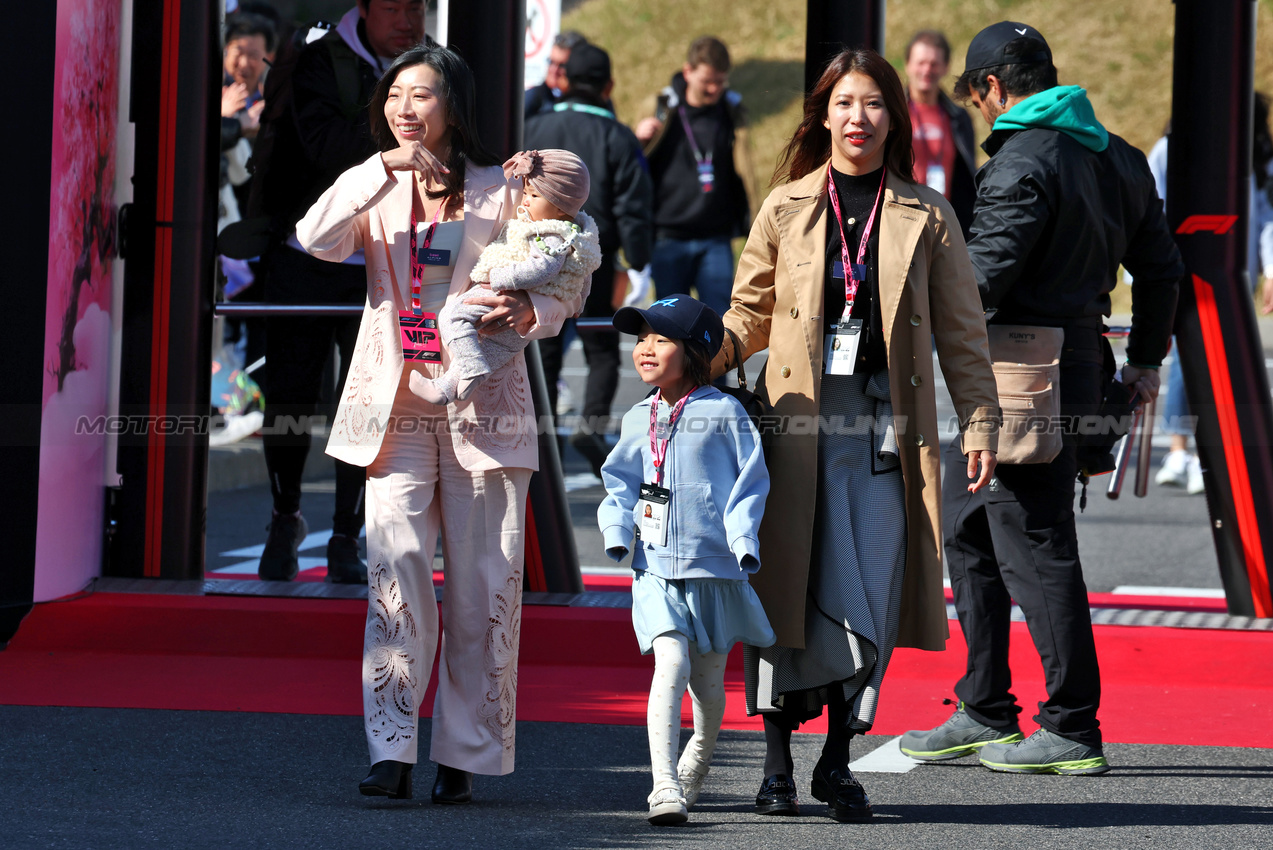 GP GIAPPONE, Family of Ryo Hirakawa (JPN) Alpine F1 Team Reserve Driver.

04.04.2025. Formula 1 World Championship, Rd 3, Japanese Grand Prix, Suzuka, Japan, Practice Day.

- www.xpbimages.com, EMail: requests@xpbimages.com © Copyright: Moy / XPB Images