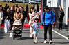 GP GIAPPONE, Ryo Hirakawa (JPN) Alpine F1 Team Reserve Driver with family.

04.04.2025. Formula 1 World Championship, Rd 3, Japanese Grand Prix, Suzuka, Japan, Practice Day.

- www.xpbimages.com, EMail: requests@xpbimages.com © Copyright: Moy / XPB Images
