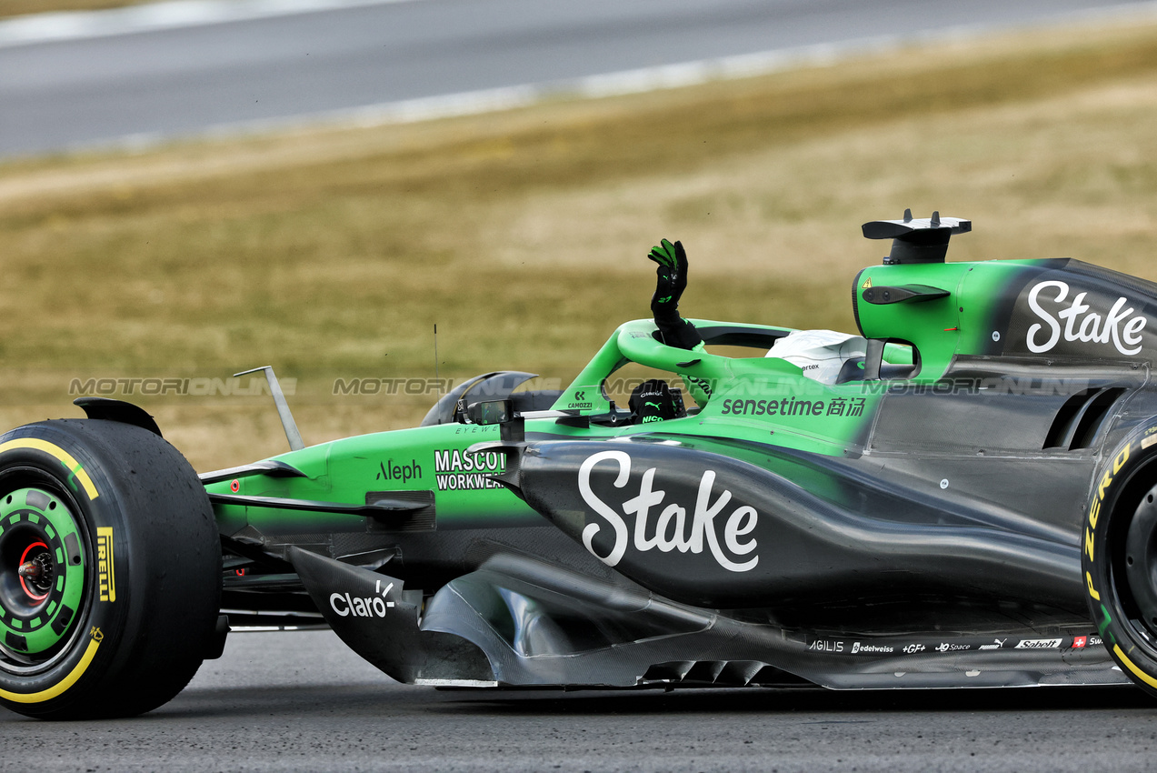 GP GRAN BRETAGNA, Nico Hulkenberg (GER) Sauber C45 celebrates his third position at the end of the race.

06.07.2025. Formula 1 World Championship, Rd 12, British Grand Prix, Silverstone, England, Gara Day.

- www.xpbimages.com, EMail: requests@xpbimages.com © Copyright: Charniaux / XPB Images