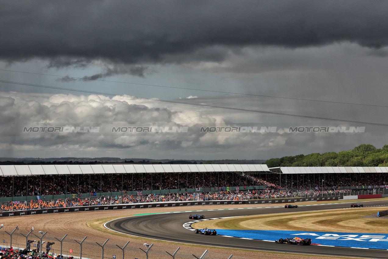 GP GRAN BRETAGNA, Yuki Tsunoda (JPN) Red Bull Racing RB21.

06.07.2025. Formula 1 World Championship, Rd 12, British Grand Prix, Silverstone, England, Gara Day.

- www.xpbimages.com, EMail: requests@xpbimages.com © Copyright: Bearne / XPB Images