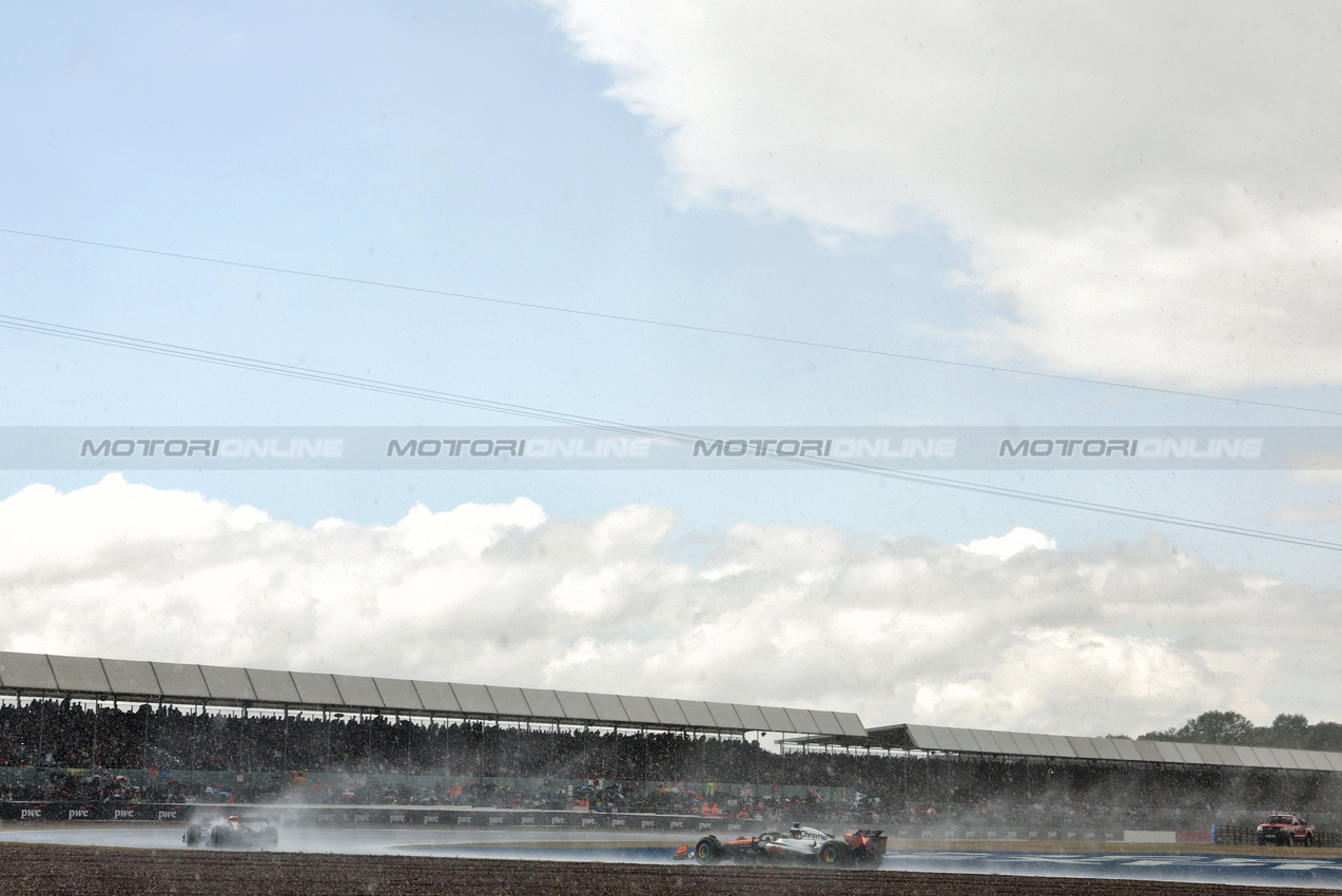 GP GRAN BRETAGNA, Lando Norris (GBR) McLaren MCL39.

06.07.2025. Formula 1 World Championship, Rd 12, British Grand Prix, Silverstone, England, Gara Day.

- www.xpbimages.com, EMail: requests@xpbimages.com © Copyright: Bearne / XPB Images