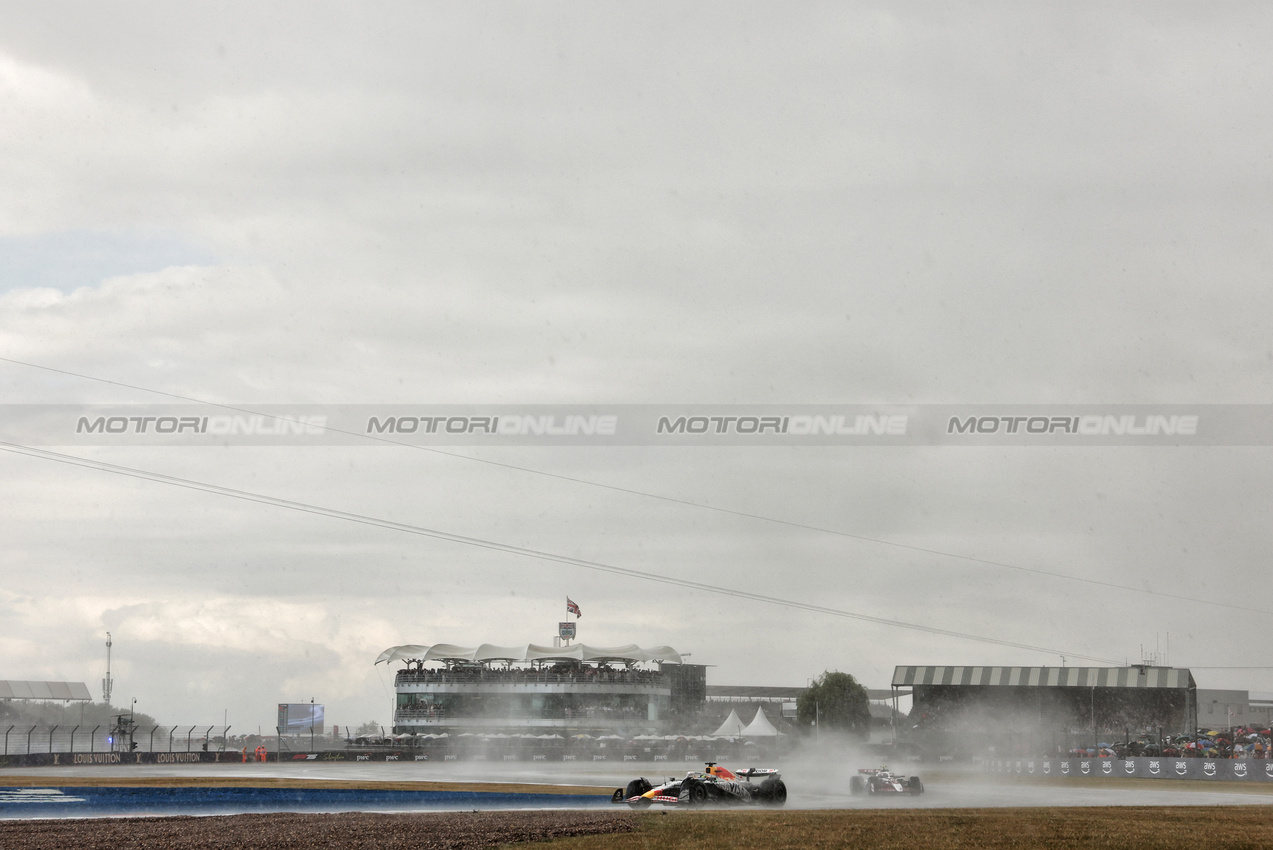 GP GRAN BRETAGNA, Isack Hadjar (FRA) Racing Bulls VCARB 02.

06.07.2025. Formula 1 World Championship, Rd 12, British Grand Prix, Silverstone, England, Gara Day.

- www.xpbimages.com, EMail: requests@xpbimages.com © Copyright: Bearne / XPB Images
