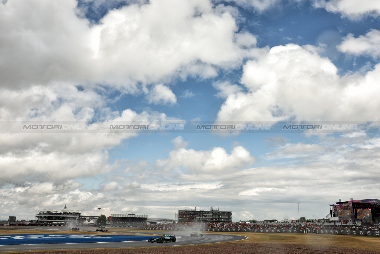 GP GRAN BRETAGNA, Lance Stroll (CDN) Aston Martin F1 Team AMR25.

06.07.2025. Formula 1 World Championship, Rd 12, British Grand Prix, Silverstone, England, Gara Day.

- www.xpbimages.com, EMail: requests@xpbimages.com © Copyright: Bearne / XPB Images