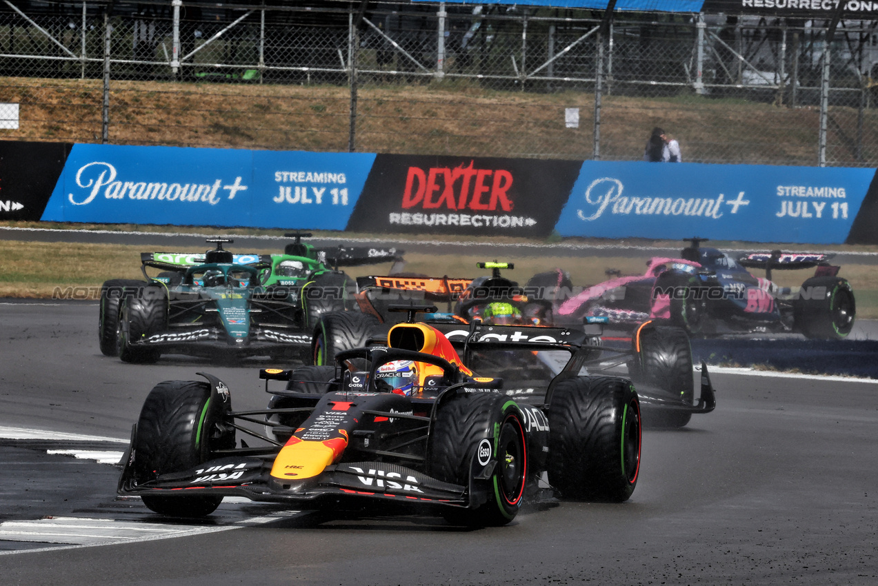 GP GRAN BRETAGNA, Max Verstappen (NLD) Red Bull Racing RB21.

06.07.2025. Formula 1 World Championship, Rd 12, British Grand Prix, Silverstone, England, Gara Day.

- www.xpbimages.com, EMail: requests@xpbimages.com © Copyright: Moy / XPB Images