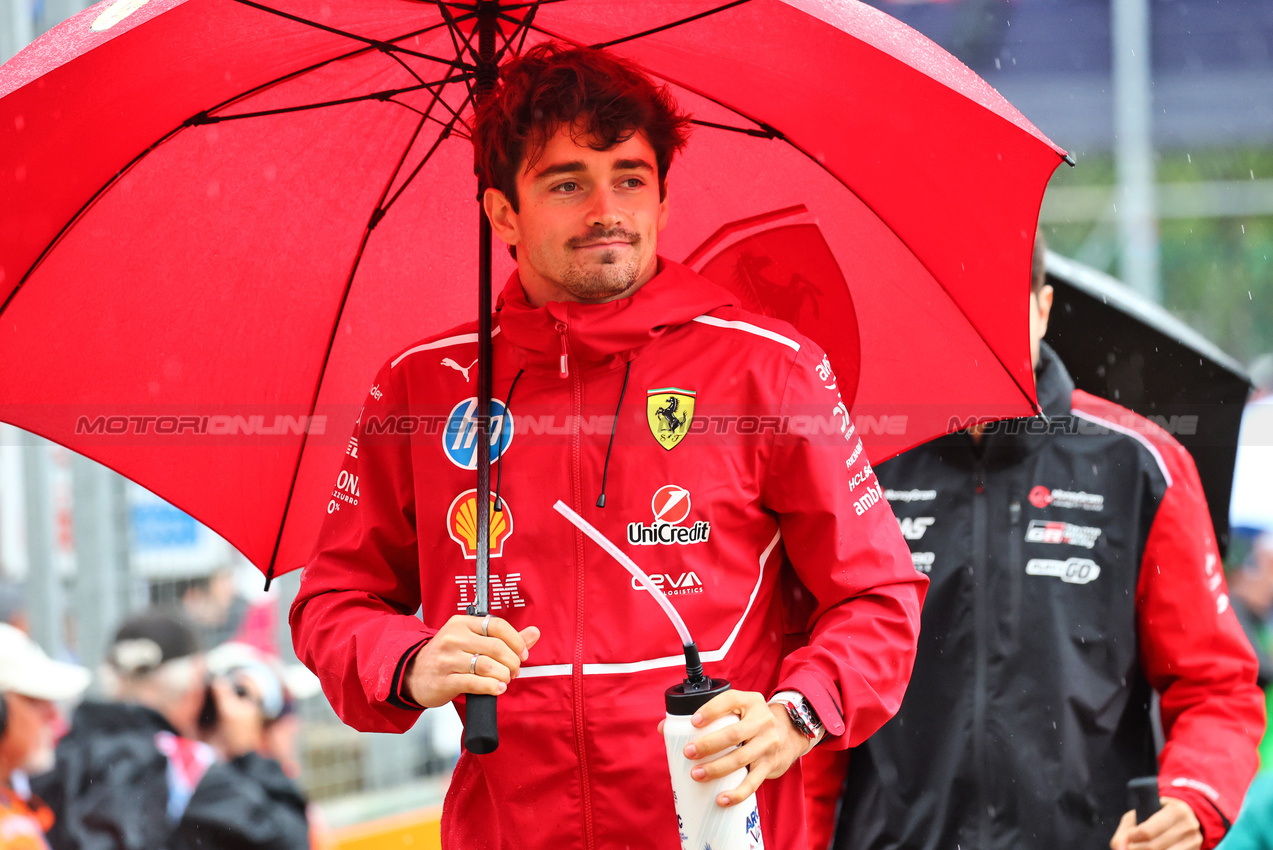 GP GRAN BRETAGNA, Charles Leclerc (MON) Ferrari on the drivers' parade.

06.07.2025. Formula 1 World Championship, Rd 12, British Grand Prix, Silverstone, England, Gara Day.

- www.xpbimages.com, EMail: requests@xpbimages.com © Copyright: Batchelor / XPB Images