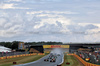 GP GRAN BRETAGNA, Oscar Piastri (AUS) McLaren MCL39 davanti a Max Verstappen (NLD) Red Bull Racing RB21 as the Mercedes FIA Safety Car heads to the pits.

06.07.2025. Formula 1 World Championship, Rd 12, British Grand Prix, Silverstone, England, Gara Day.

 - www.xpbimages.com, EMail: requests@xpbimages.com © Copyright: Rew / XPB Images