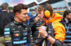 GP GRAN BRETAGNA, (L to R): Lando Norris (GBR) McLaren with William Joseph (GBR) McLaren Gara Engineer on the grid.

06.07.2025. Formula 1 World Championship, Rd 12, British Grand Prix, Silverstone, England, Gara Day.

- www.xpbimages.com, EMail: requests@xpbimages.com © Copyright: Moy / XPB Images