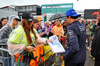 GP GRAN BRETAGNA, Carlos Sainz (ESP) Atlassian Williams Racing with fans.

06.07.2025. Formula 1 World Championship, Rd 12, British Grand Prix, Silverstone, England, Gara Day.

- www.xpbimages.com, EMail: requests@xpbimages.com © Copyright: Batchelor / XPB Images