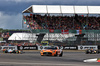 GP GRAN BRETAGNA, Max Verstappen (NLD) Red Bull Racing RB21 davanti a behind the Mercedes FIA Safety Car.

06.07.2025. Formula 1 World Championship, Rd 12, British Grand Prix, Silverstone, England, Gara Day.

- www.xpbimages.com, EMail: requests@xpbimages.com © Copyright: Davenport / XPB Images