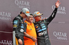 GP GRAN BRETAGNA, The podium (L to R): Oscar Piastri (AUS) McLaren, second; Peter Prodromou (GBR) McLaren Technical Director, Aerodynamics; Lando Norris (GBR) McLaren, vincitore.

06.07.2025. Formula 1 World Championship, Rd 12, British Grand Prix, Silverstone, England, Gara Day.

- www.xpbimages.com, EMail: requests@xpbimages.com © Copyright: Davenport / XPB Images