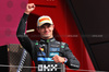 GP GRAN BRETAGNA, Gara winner Lando Norris (GBR) McLaren celebrates on the podium.

06.07.2025. Formula 1 World Championship, Rd 12, British Grand Prix, Silverstone, England, Gara Day.

 - www.xpbimages.com, EMail: requests@xpbimages.com © Copyright: Rew / XPB Images