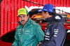 GP GRAN BRETAGNA, (L to R): Fernando Alonso (ESP) Aston Martin F1 Team with Carlos Sainz (ESP) Atlassian Williams Racing on the drivers' parade.

06.07.2025. Formula 1 World Championship, Rd 12, British Grand Prix, Silverstone, England, Gara Day.

- www.xpbimages.com, EMail: requests@xpbimages.com © Copyright: Davenport / XPB Images