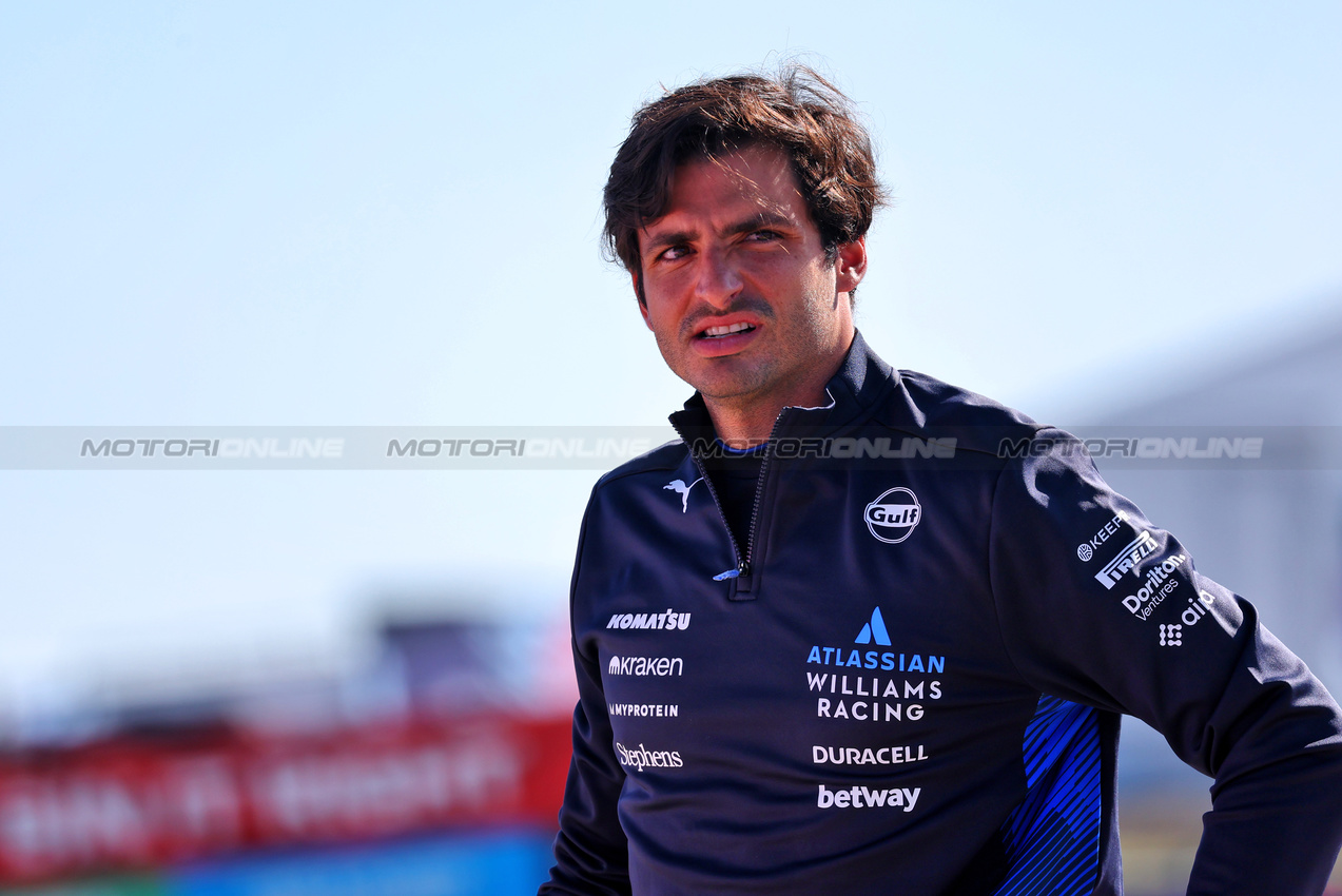 GP GRAN BRETAGNA, Carlos Sainz (ESP) Atlassian Williams Racing.

03.07.2025. Formula 1 World Championship, Rd 12, British Grand Prix, Silverstone, England, Preparation Day.

- www.xpbimages.com, EMail: requests@xpbimages.com © Copyright: Batchelor / XPB Images
