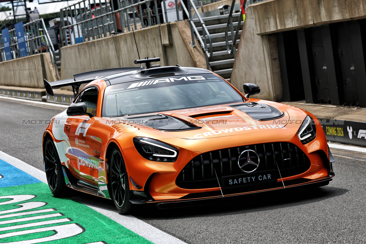 GP GRAN BRETAGNA, Mercedes FIA Safety Car.

03.07.2025. Formula 1 World Championship, Rd 12, British Grand Prix, Silverstone, England, Preparation Day.

- www.xpbimages.com, EMail: requests@xpbimages.com © Copyright: Batchelor / XPB Images