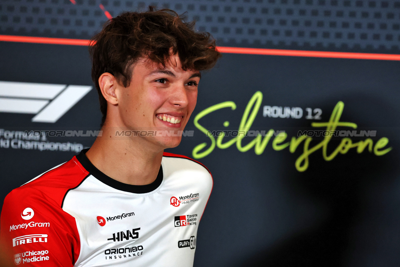 GP GRAN BRETAGNA, Oliver Bearman (GBR) Haas F1 Team in the FIA Press Conference.

03.07.2025. Formula 1 World Championship, Rd 12, British Grand Prix, Silverstone, England, Preparation Day.

- www.xpbimages.com, EMail: requests@xpbimages.com © Copyright: Moy / XPB Images