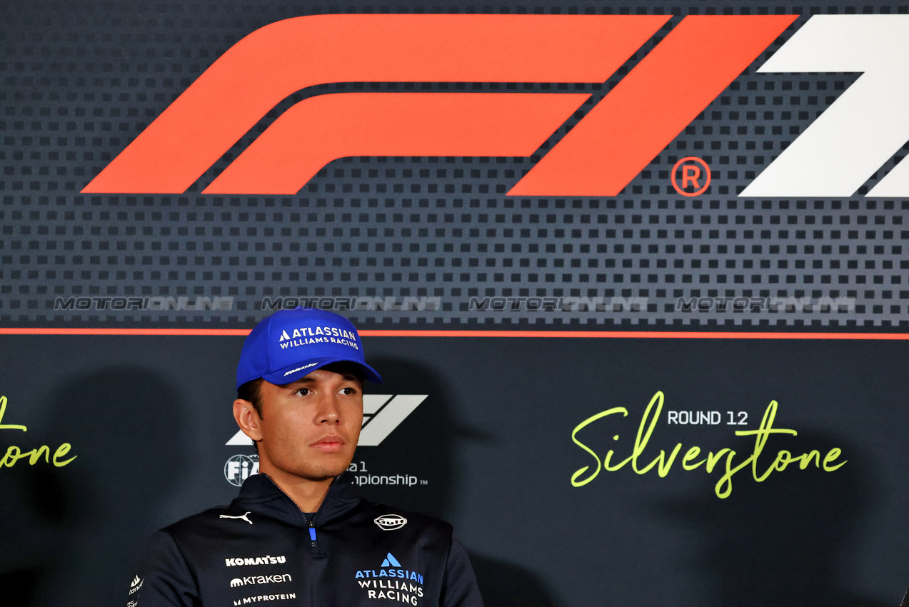 GP GRAN BRETAGNA, Alexander Albon (THA) Atlassian Williams Racing in the FIA Press Conference.

03.07.2025. Formula 1 World Championship, Rd 12, British Grand Prix, Silverstone, England, Preparation Day.

- www.xpbimages.com, EMail: requests@xpbimages.com © Copyright: Moy / XPB Images