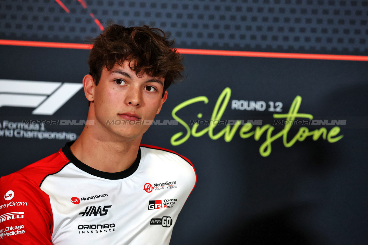 GP GRAN BRETAGNA, Oliver Bearman (GBR) Haas F1 Team in the FIA Press Conference.

03.07.2025. Formula 1 World Championship, Rd 12, British Grand Prix, Silverstone, England, Preparation Day.

- www.xpbimages.com, EMail: requests@xpbimages.com © Copyright: Moy / XPB Images