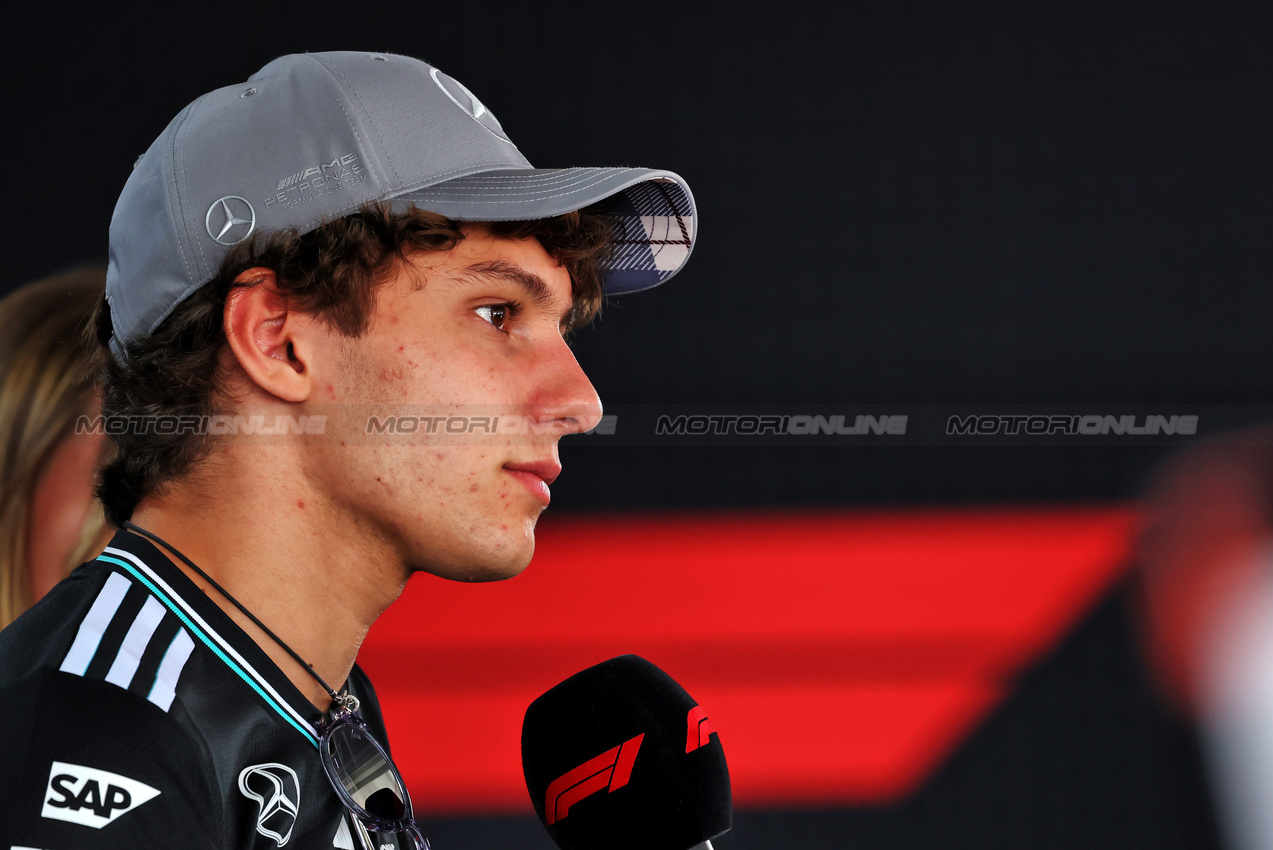 GP GRAN BRETAGNA, Andrea Kimi Antonelli (ITA) Mercedes AMG F1.

03.07.2025. Formula 1 World Championship, Rd 12, British Grand Prix, Silverstone, England, Preparation Day.

 - www.xpbimages.com, EMail: requests@xpbimages.com © Copyright: Rew / XPB Images