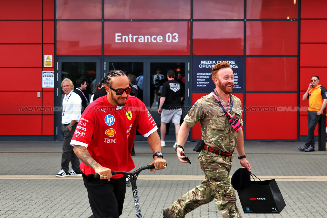 GP GRAN BRETAGNA, Lewis Hamilton (GBR) Ferrari.

03.07.2025. Formula 1 World Championship, Rd 12, British Grand Prix, Silverstone, England, Preparation Day.

 - www.xpbimages.com, EMail: requests@xpbimages.com © Copyright: Rew / XPB Images