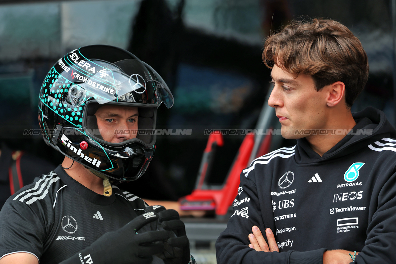 GP GRAN BRETAGNA, George Russell (GBR) Mercedes AMG F1.

03.07.2025. Formula 1 World Championship, Rd 12, British Grand Prix, Silverstone, England, Preparation Day.

 - www.xpbimages.com, EMail: requests@xpbimages.com © Copyright: Rew / XPB Images