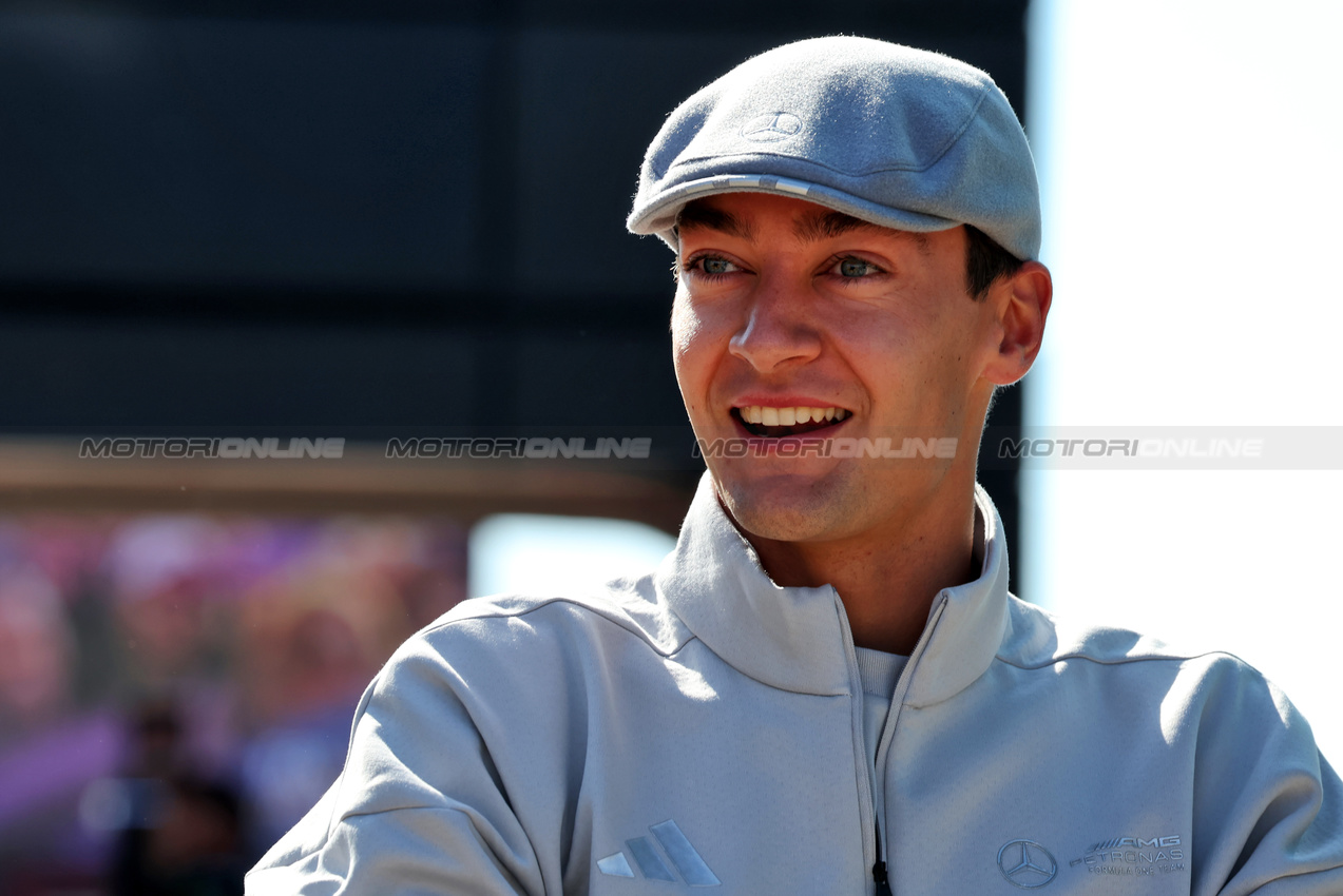 GP GRAN BRETAGNA, George Russell (GBR) Mercedes AMG F1.

03.07.2025. Formula 1 World Championship, Rd 12, British Grand Prix, Silverstone, England, Preparation Day.

 - www.xpbimages.com, EMail: requests@xpbimages.com © Copyright: Rew / XPB Images