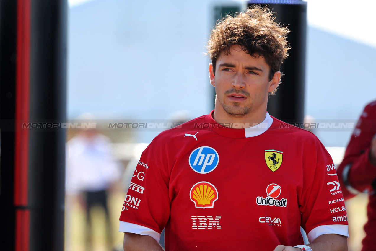 GP GRAN BRETAGNA, Charles Leclerc (MON) Ferrari.

03.07.2025. Formula 1 World Championship, Rd 12, British Grand Prix, Silverstone, England, Preparation Day.

 - www.xpbimages.com, EMail: requests@xpbimages.com © Copyright: Rew / XPB Images