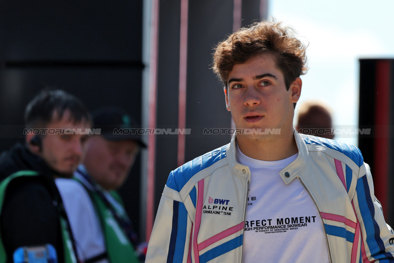 GP GRAN BRETAGNA, Franco Colapinto (ARG) Alpine F1 Team.

03.07.2025. Formula 1 World Championship, Rd 12, British Grand Prix, Silverstone, England, Preparation Day.

 - www.xpbimages.com, EMail: requests@xpbimages.com © Copyright: Rew / XPB Images