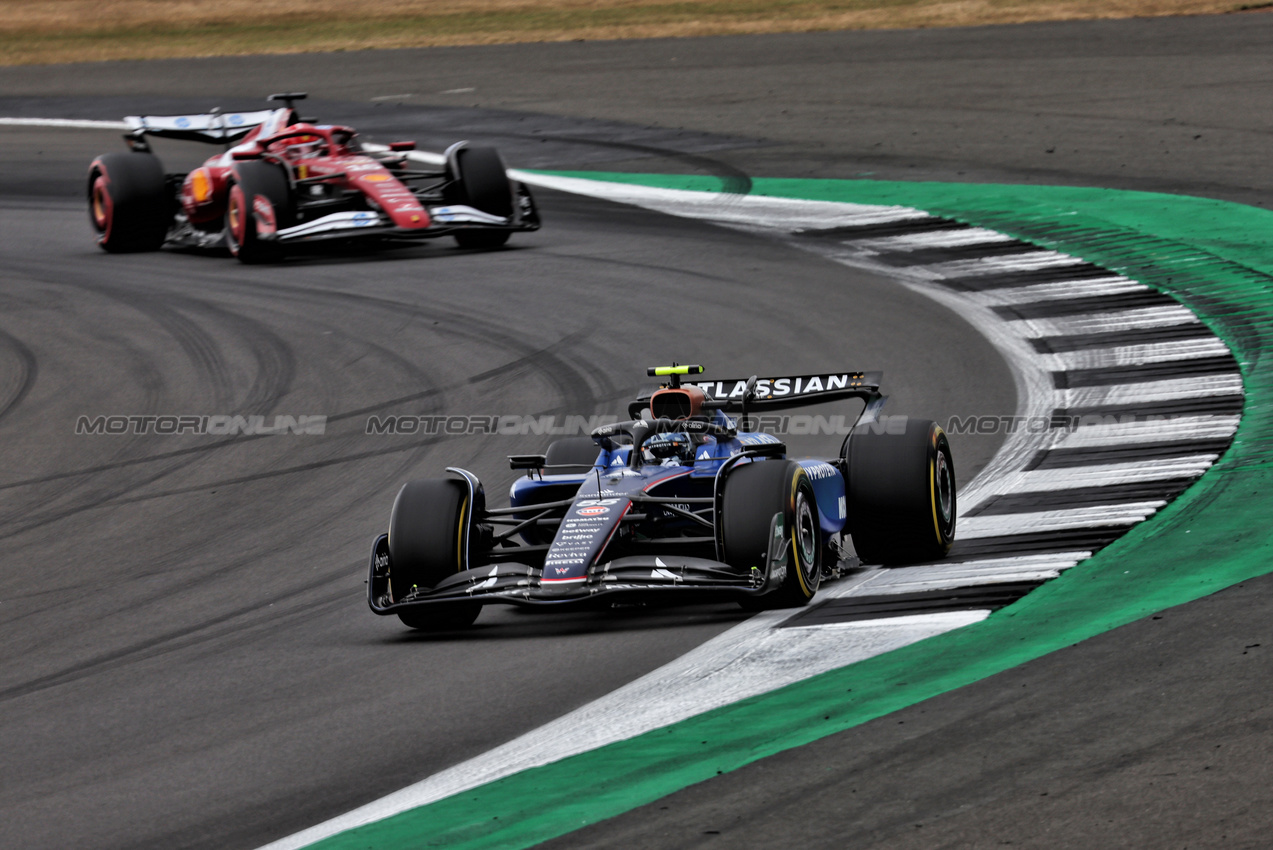 GP GRAN BRETAGNA, Carlos Sainz (ESP) Atlassian Williams Racing FW47.

05.07.2025. Formula 1 World Championship, Rd 12, British Grand Prix, Silverstone, England, Qualifiche Day.

- www.xpbimages.com, EMail: requests@xpbimages.com © Copyright: Bearne / XPB Images