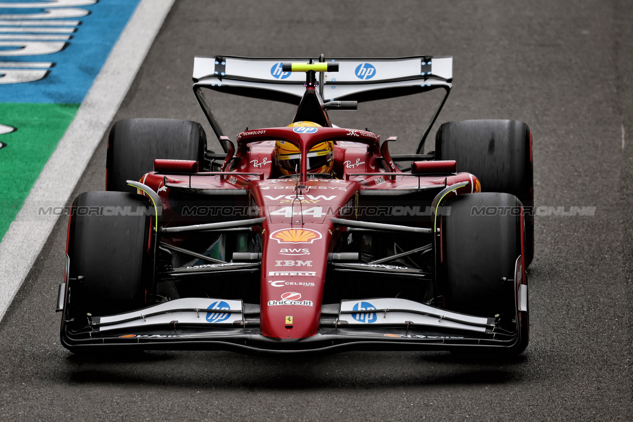 GP GRAN BRETAGNA, Lewis Hamilton (GBR) Ferrari SF-25.

05.07.2025. Formula 1 World Championship, Rd 12, British Grand Prix, Silverstone, England, Qualifiche Day.

- www.xpbimages.com, EMail: requests@xpbimages.com © Copyright: Moy / XPB Images