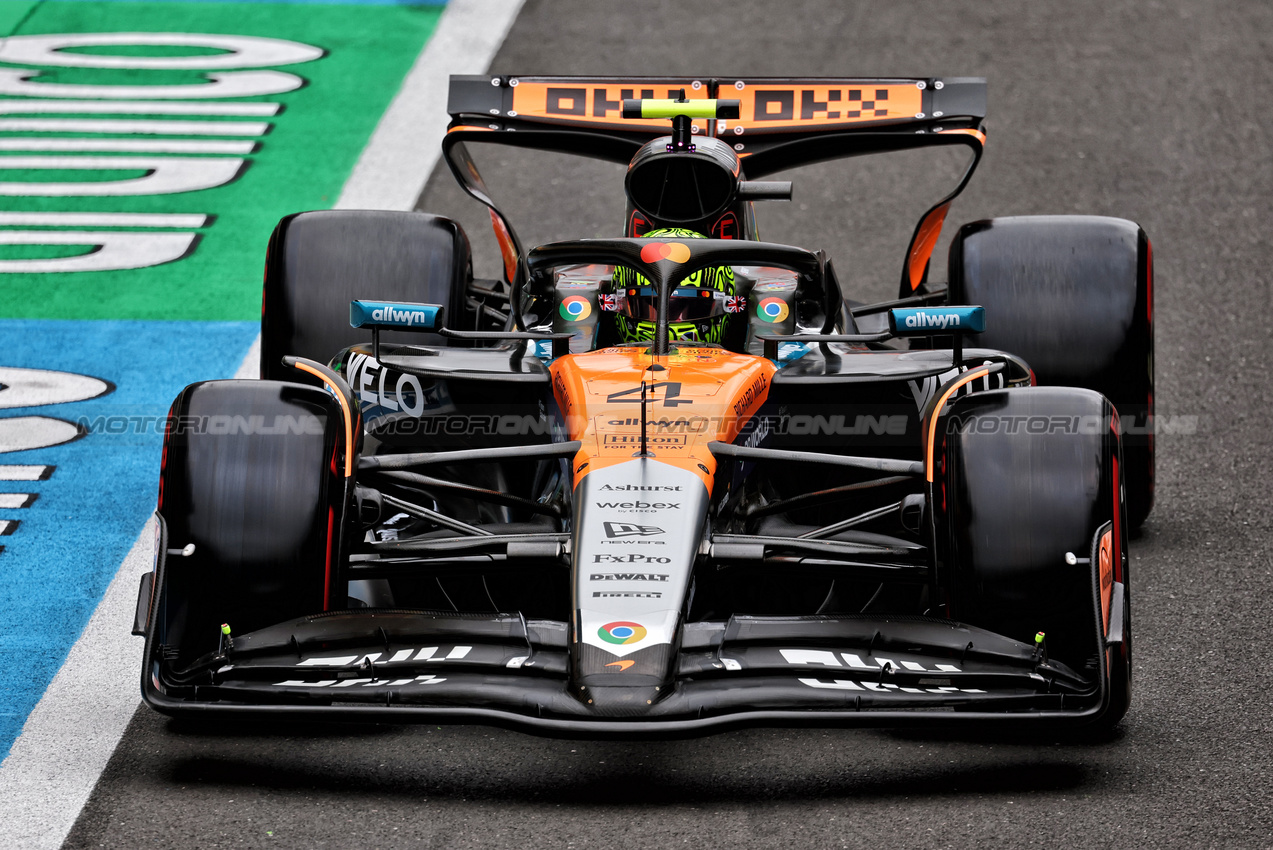 GP GRAN BRETAGNA, Lando Norris (GBR) McLaren MCL39.

05.07.2025. Formula 1 World Championship, Rd 12, British Grand Prix, Silverstone, England, Qualifiche Day.

- www.xpbimages.com, EMail: requests@xpbimages.com © Copyright: Moy / XPB Images