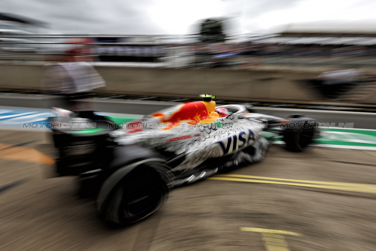 GP GRAN BRETAGNA, Liam Lawson (NZL) Racing Bulls VCARB 02 leaves the pits.

05.07.2025. Formula 1 World Championship, Rd 12, British Grand Prix, Silverstone, England, Qualifiche Day.

- www.xpbimages.com, EMail: requests@xpbimages.com © Copyright: Moy / XPB Images