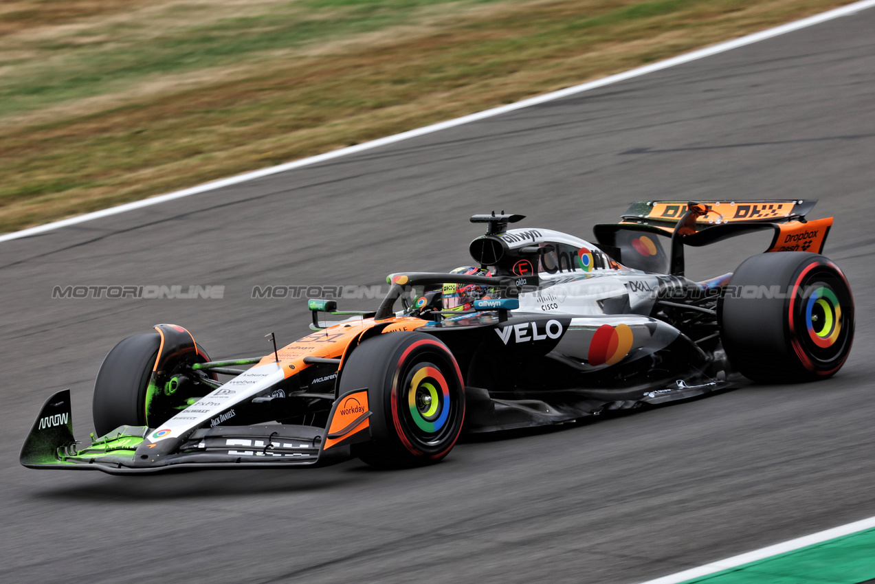GP GRAN BRETAGNA, Oscar Piastri (AUS) McLaren MCL39.

05.07.2025. Formula 1 World Championship, Rd 12, British Grand Prix, Silverstone, England, Qualifiche Day.

- www.xpbimages.com, EMail: requests@xpbimages.com © Copyright: Bearne / XPB Images