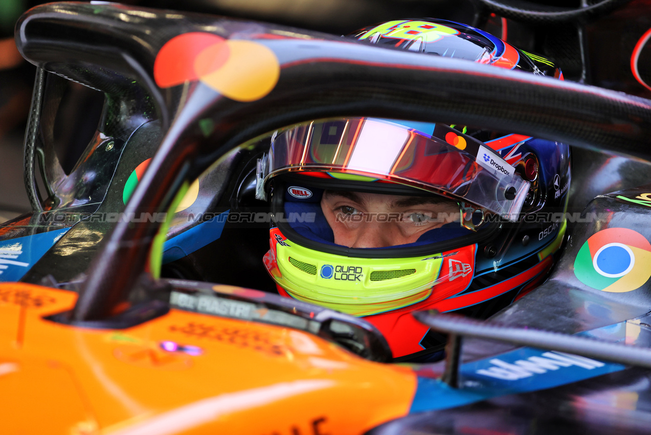 GP GRAN BRETAGNA, Oscar Piastri (AUS) McLaren MCL39.

05.07.2025. Formula 1 World Championship, Rd 12, British Grand Prix, Silverstone, England, Qualifiche Day.

- www.xpbimages.com, EMail: requests@xpbimages.com © Copyright: Davenport / XPB Images