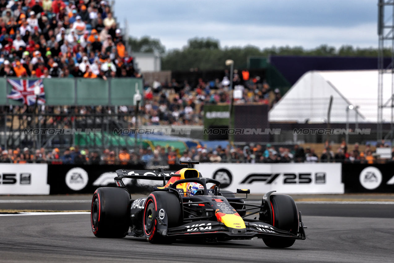 GP GRAN BRETAGNA, Max Verstappen (NLD) Red Bull Racing RB21.

05.07.2025. Formula 1 World Championship, Rd 12, British Grand Prix, Silverstone, England, Qualifiche Day.

- www.xpbimages.com, EMail: requests@xpbimages.com © Copyright: Charniaux / XPB Images