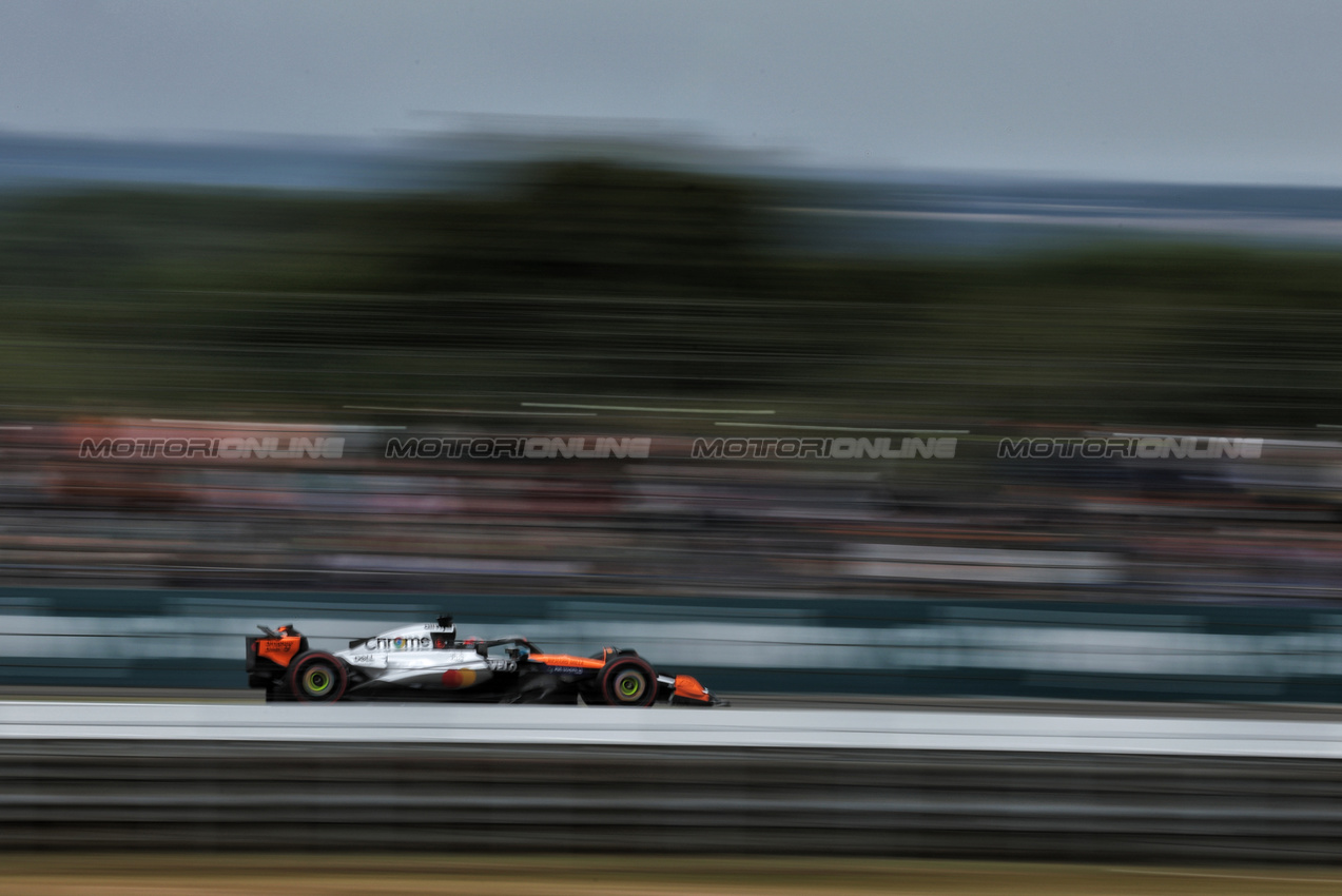 GP GRAN BRETAGNA, Oscar Piastri (AUS) McLaren MCL39.

05.07.2025. Formula 1 World Championship, Rd 12, British Grand Prix, Silverstone, England, Qualifiche Day.

- www.xpbimages.com, EMail: requests@xpbimages.com © Copyright: Charniaux / XPB Images