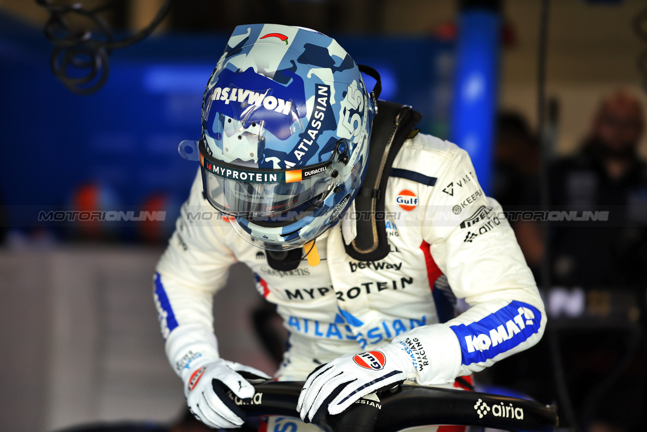 GP GRAN BRETAGNA, Carlos Sainz (ESP) Atlassian Williams Racing FW47.

05.07.2025. Formula 1 World Championship, Rd 12, British Grand Prix, Silverstone, England, Qualifiche Day.

- www.xpbimages.com, EMail: requests@xpbimages.com © Copyright: Bearne / XPB Images