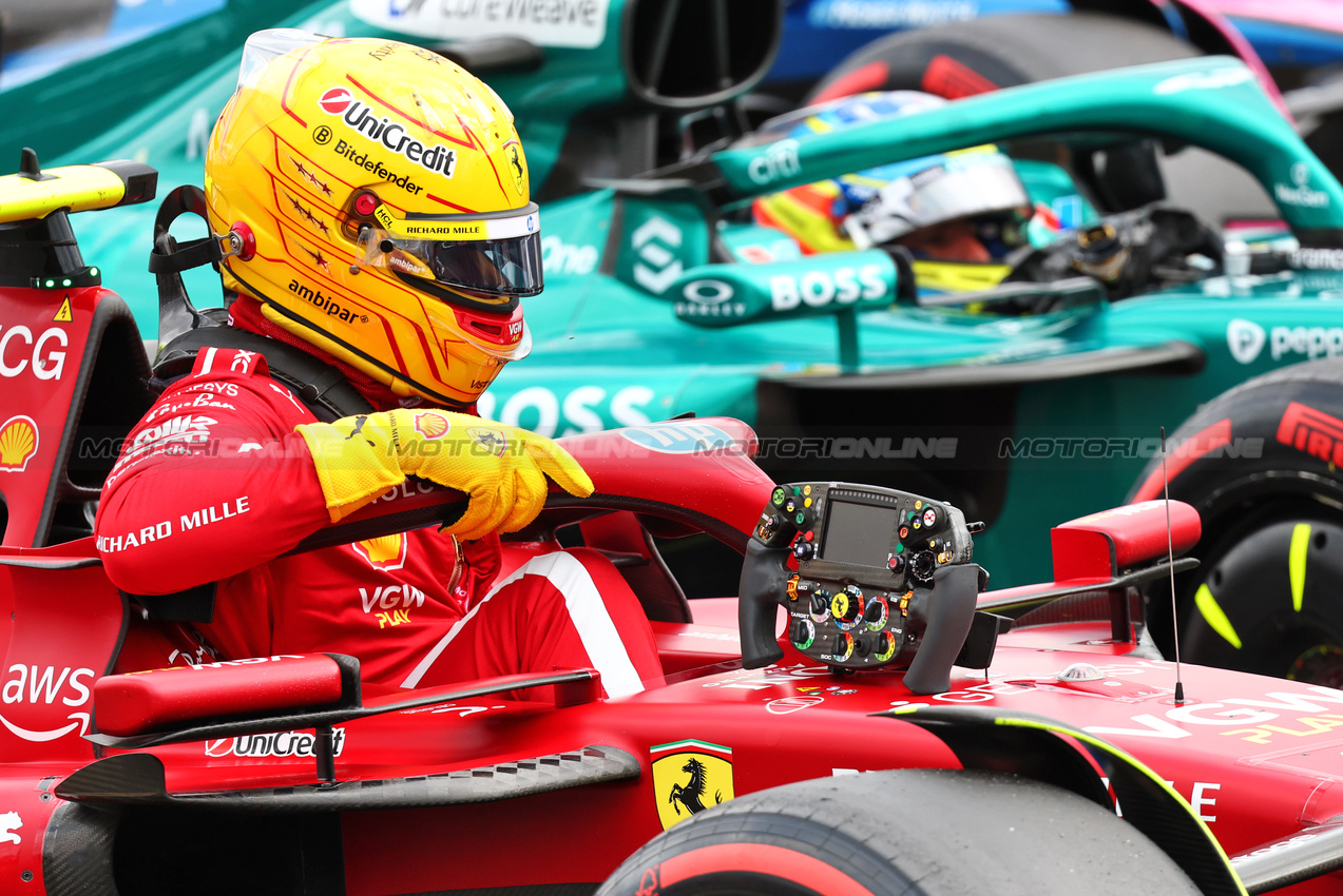 GP GRAN BRETAGNA, Lewis Hamilton (GBR) Ferrari SF-25 in qualifying parc ferme.

05.07.2025. Formula 1 World Championship, Rd 12, British Grand Prix, Silverstone, England, Qualifiche Day.

- www.xpbimages.com, EMail: requests@xpbimages.com © Copyright: Batchelor / XPB Images