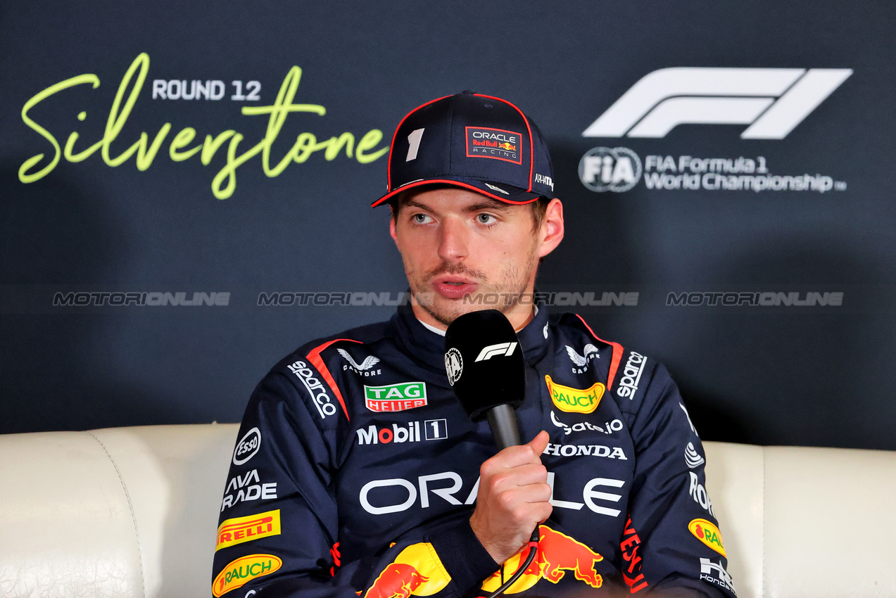 GP GRAN BRETAGNA, Max Verstappen (NLD) Red Bull Racing in the post qualifying FIA Press Conference.

05.07.2025. Formula 1 World Championship, Rd 12, British Grand Prix, Silverstone, England, Qualifiche Day.

- www.xpbimages.com, EMail: requests@xpbimages.com © Copyright: Davenport / XPB Images