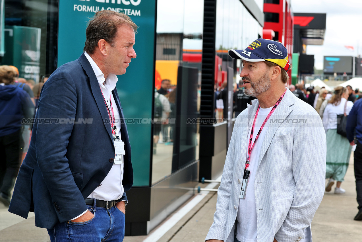 GP GRAN BRETAGNA, (L to R): Ralph Firman (GBR) with Heinz-Harald Frentzen (GER).

05.07.2025. Formula 1 World Championship, Rd 12, British Grand Prix, Silverstone, England, Qualifiche Day.

- www.xpbimages.com, EMail: requests@xpbimages.com © Copyright: Moy / XPB Images