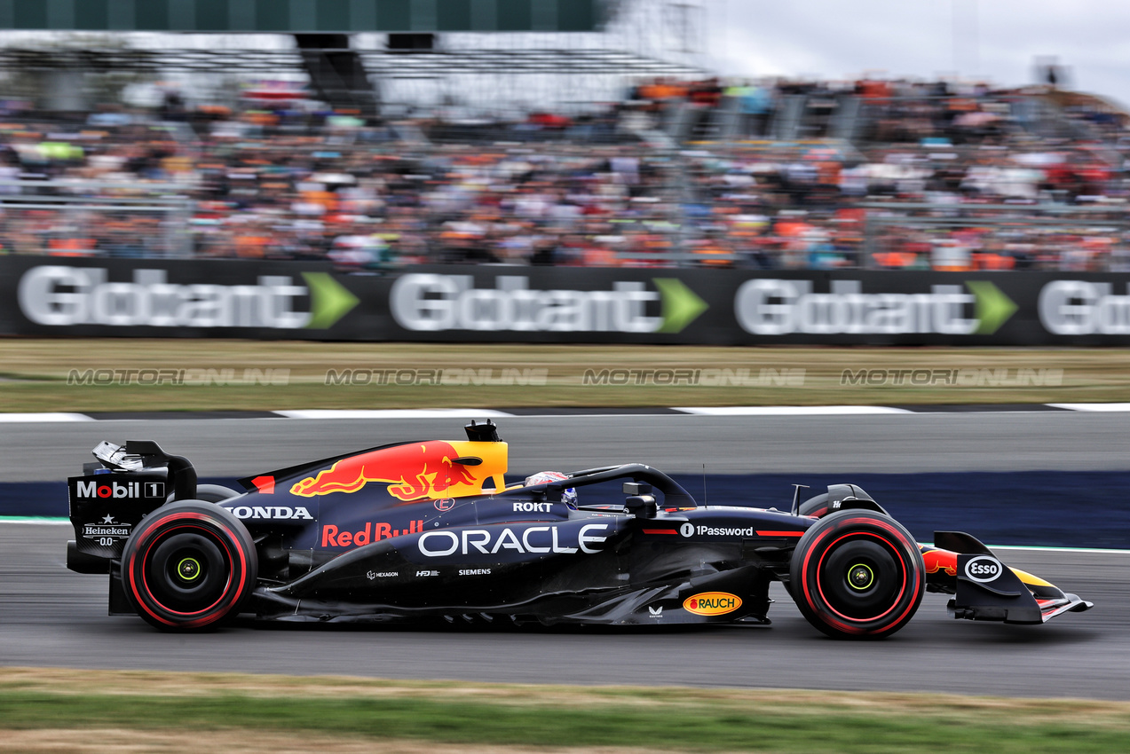 GP GRAN BRETAGNA, Max Verstappen (NLD) Red Bull Racing RB21.

05.07.2025. Formula 1 World Championship, Rd 12, British Grand Prix, Silverstone, England, Qualifiche Day.

- www.xpbimages.com, EMail: requests@xpbimages.com © Copyright: Davenport / XPB Images