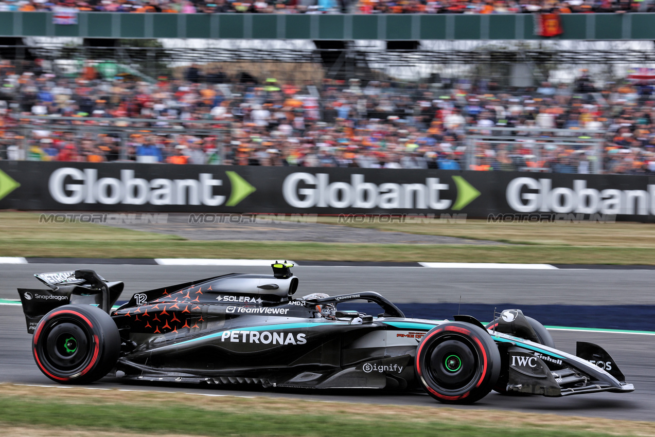 GP GRAN BRETAGNA, Andrea Kimi Antonelli (ITA) Mercedes AMG F1 W16.

05.07.2025. Formula 1 World Championship, Rd 12, British Grand Prix, Silverstone, England, Qualifiche Day.

- www.xpbimages.com, EMail: requests@xpbimages.com © Copyright: Davenport / XPB Images