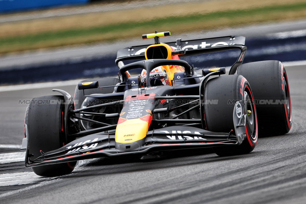 GP GRAN BRETAGNA, Yuki Tsunoda (JPN) Red Bull Racing RB21.

05.07.2025. Formula 1 World Championship, Rd 12, British Grand Prix, Silverstone, England, Qualifiche Day.

 - www.xpbimages.com, EMail: requests@xpbimages.com © Copyright: Rew / XPB Images