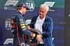 GP GRAN BRETAGNA, (L to R): Max Verstappen (NLD) Red Bull Racing receives the Pirelli Pole Position Award from Jose Mourinho (POR) Football Manager in qualifying parc ferme.

05.07.2025. Formula 1 World Championship, Rd 12, British Grand Prix, Silverstone, England, Qualifiche Day.

- www.xpbimages.com, EMail: requests@xpbimages.com © Copyright: Moy / XPB Images