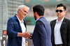 GP GRAN BRETAGNA, (L to R): Jose Mourinho (POR) Football Manager with Mohammed Bin Sulayem (UAE) FIA President in qualifying parc ferme.

05.07.2025. Formula 1 World Championship, Rd 12, British Grand Prix, Silverstone, England, Qualifiche Day.

- www.xpbimages.com, EMail: requests@xpbimages.com © Copyright: Davenport / XPB Images