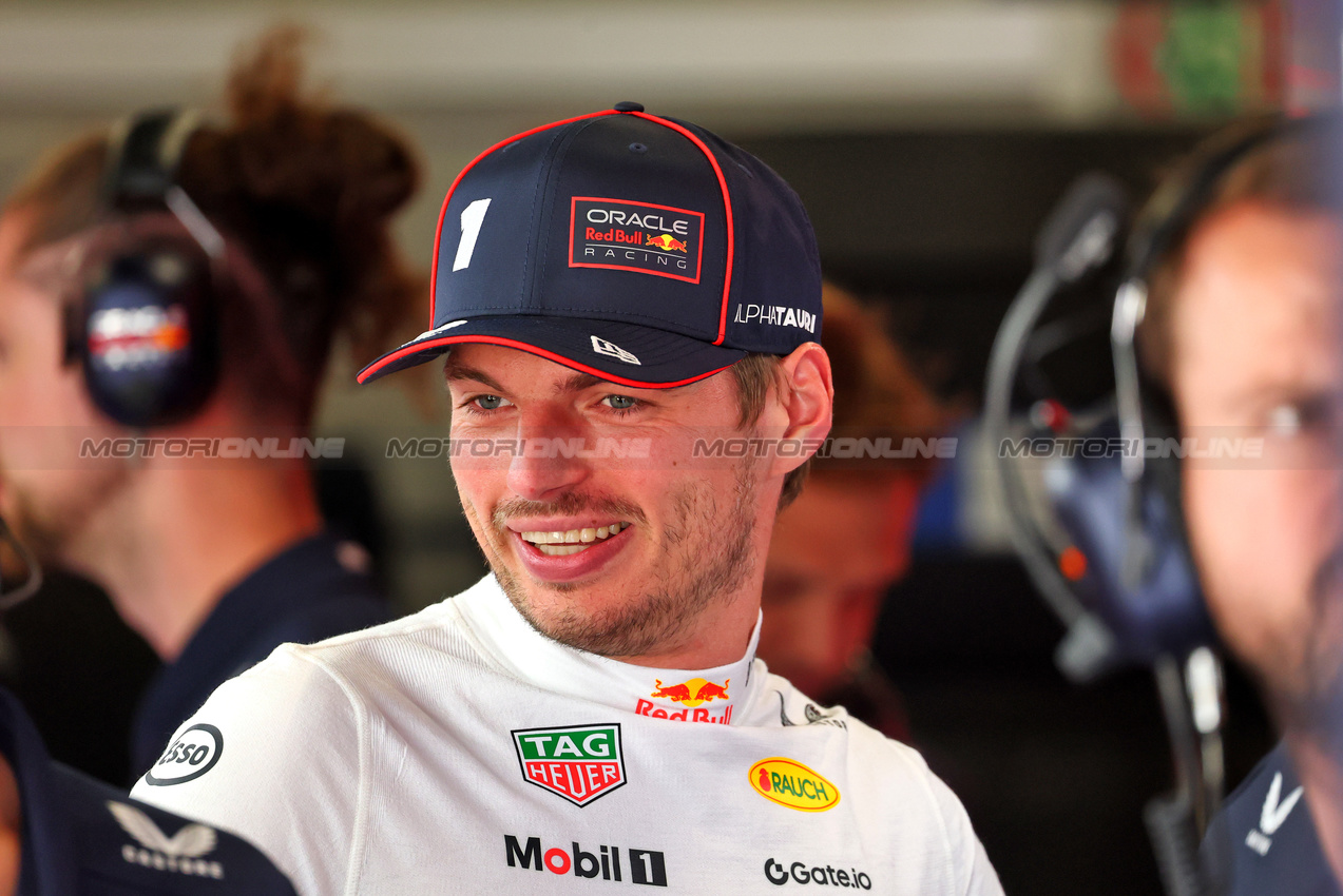 GP GRAN BRETAGNA, Max Verstappen (NLD) Red Bull Racing.

04.07.2025. Formula 1 World Championship, Rd 12, British Grand Prix, Silverstone, England, Practice Day.

- www.xpbimages.com, EMail: requests@xpbimages.com © Copyright: Batchelor / XPB Images
