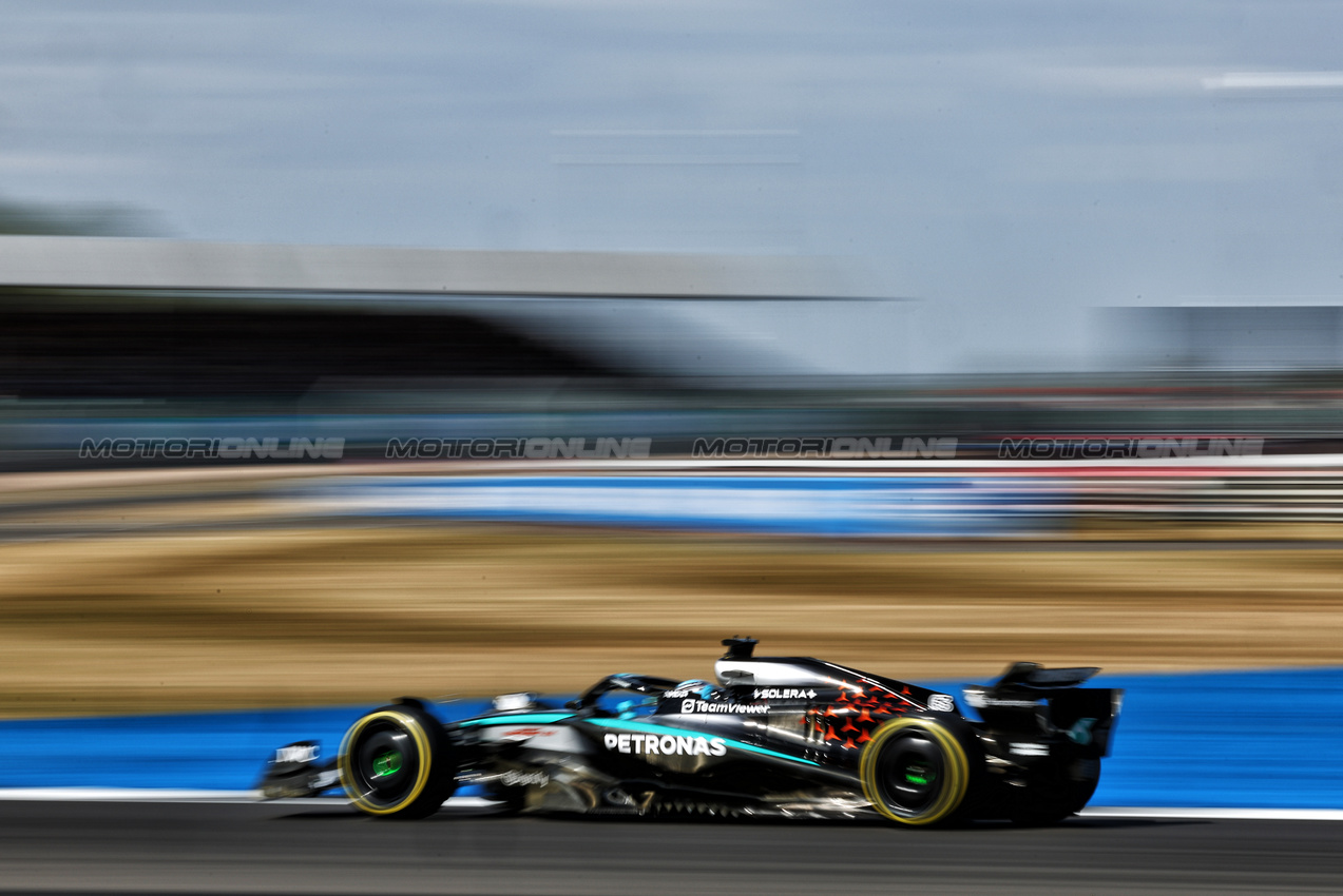 GP GRAN BRETAGNA, George Russell (GBR) Mercedes AMG F1 W16.

04.07.2025. Formula 1 World Championship, Rd 12, British Grand Prix, Silverstone, England, Practice Day.

- www.xpbimages.com, EMail: requests@xpbimages.com © Copyright: Charniaux / XPB Images