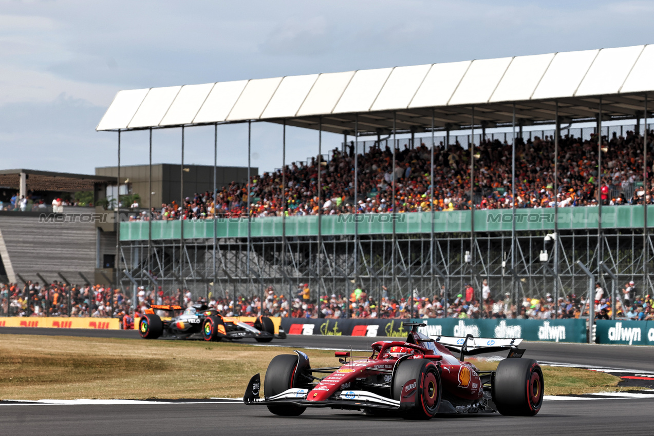 GP GRAN BRETAGNA, Charles Leclerc (MON) Ferrari SF-25.

04.07.2025. Formula 1 World Championship, Rd 12, British Grand Prix, Silverstone, England, Practice Day.

- www.xpbimages.com, EMail: requests@xpbimages.com © Copyright: Bearne / XPB Images